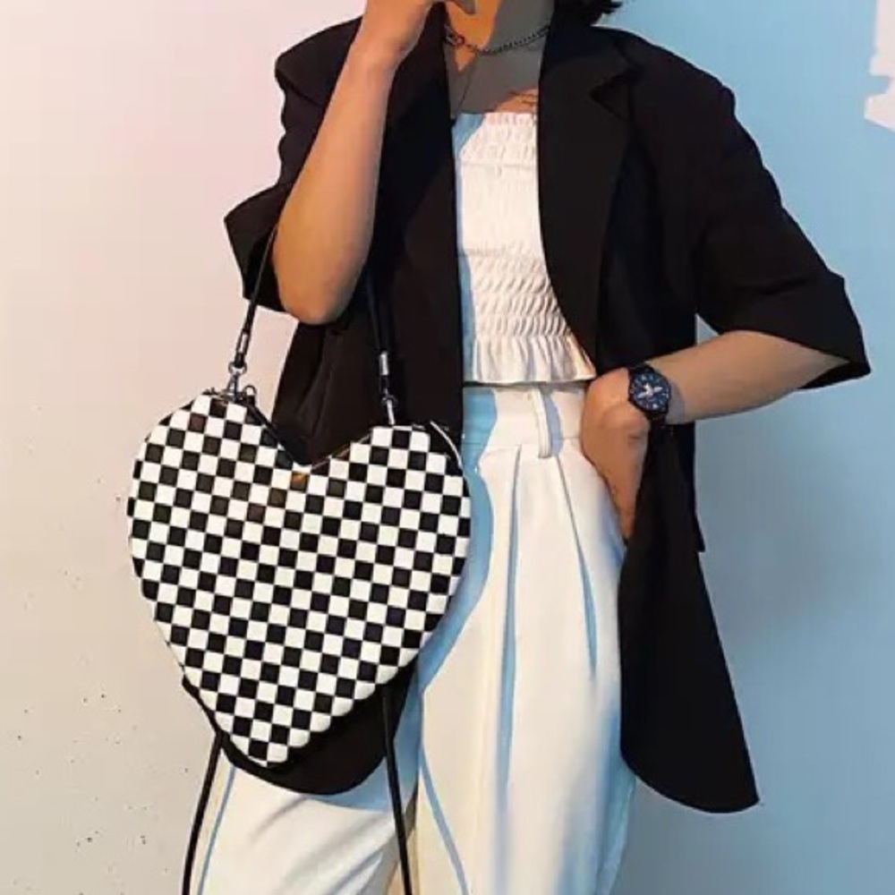 Shoulder bag leather purse heart shape handbag checkered black white chic - Picture 4 of 8